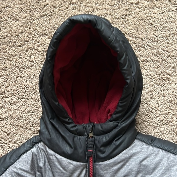 NWOT: Boys Puffer Jacket size 18-20 Fully lined - Picture 2 of 6